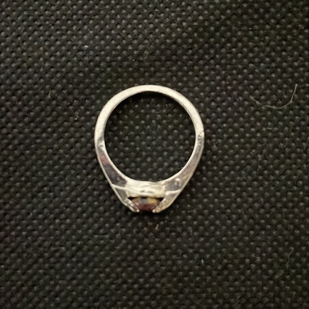 Small ring with a pink gem - Picture 3 of 7